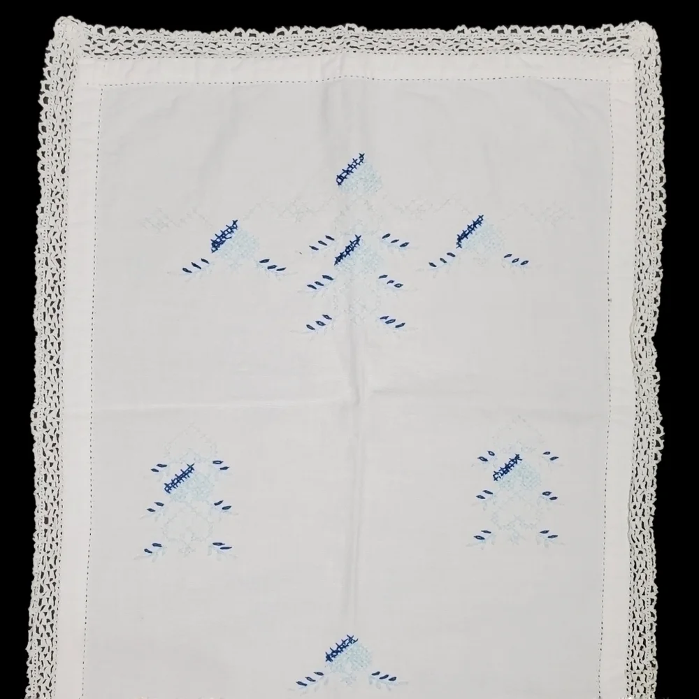 Embroidered Table Runner Dresser Scarf Heart Crochet Lace Blue White Vintage 36
